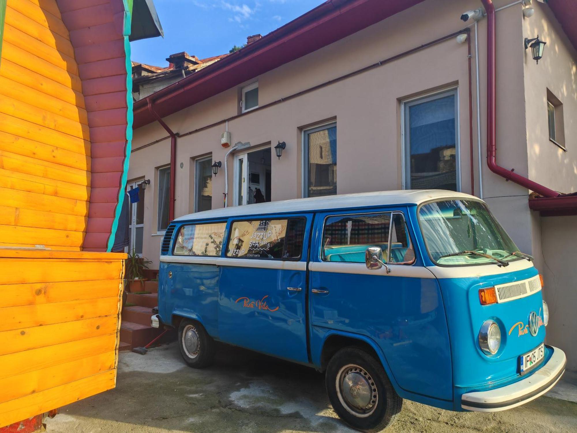 Downtown Tiny Houses Near Cismigiu Gardens Бухарест Экстерьер фото